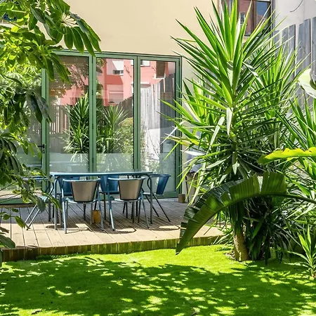 Apartment Contemporary Oasis In The Heart Of