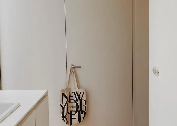 Contemporary Oasis In The Heart Of Lägenhet Lisboa